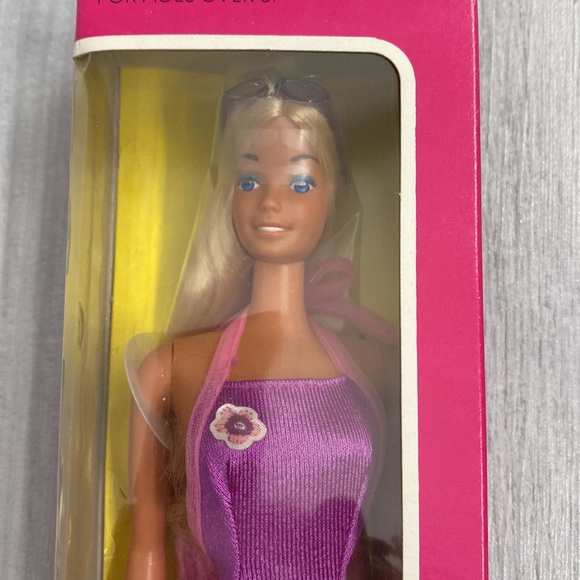 Vintage 1981 Sunsational Malibu Barbie - Picture 2 of 7